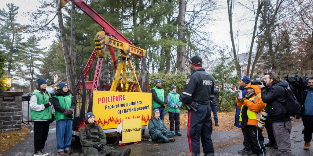 Protesters outside of Stornoway, the official residence of the Leader of the Opposition.