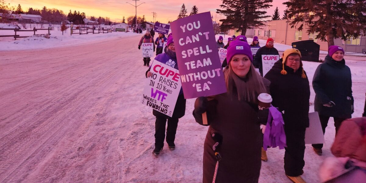 Alberta education workers on the picket line.