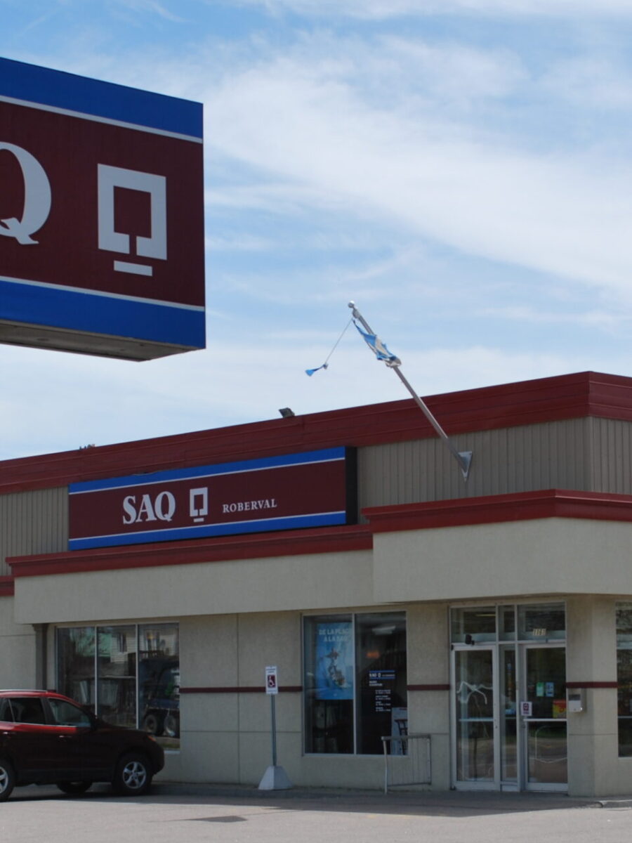 SAQ accused of favoring U.S. economy over Quebec in new delivery program