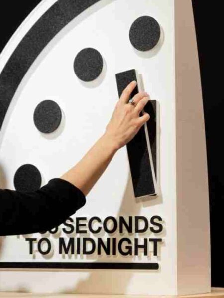 Rising nuclear dangers move Doomsday clock closer to midnight